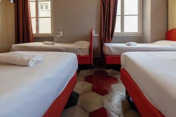 Bed in 5 Bed Female Dormitory with Shared Bathroom