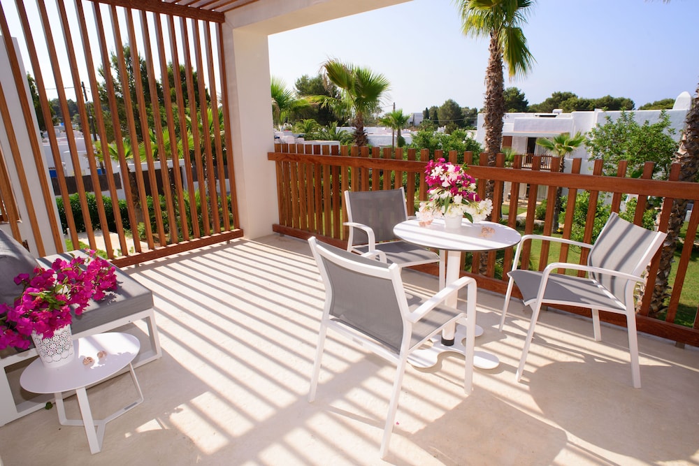 Cala Llenya Resort Ibiza Formerly Ola Club Cala Llenya 45/66