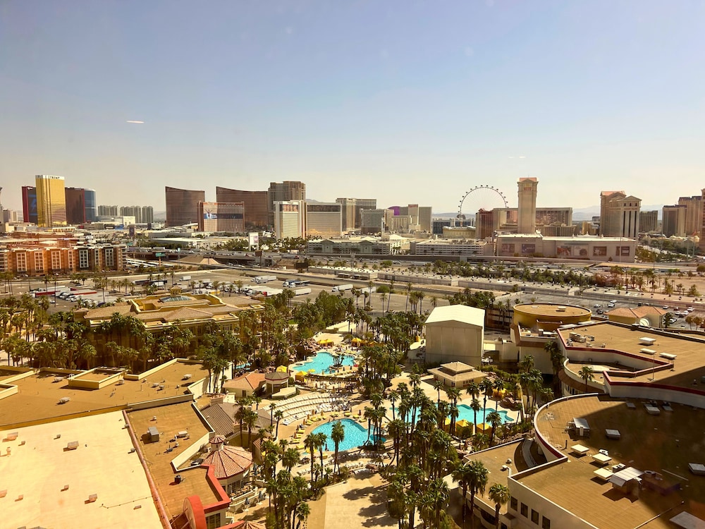 Rio Hotel & Casino, a Destination by Hyatt Hotel 68/73