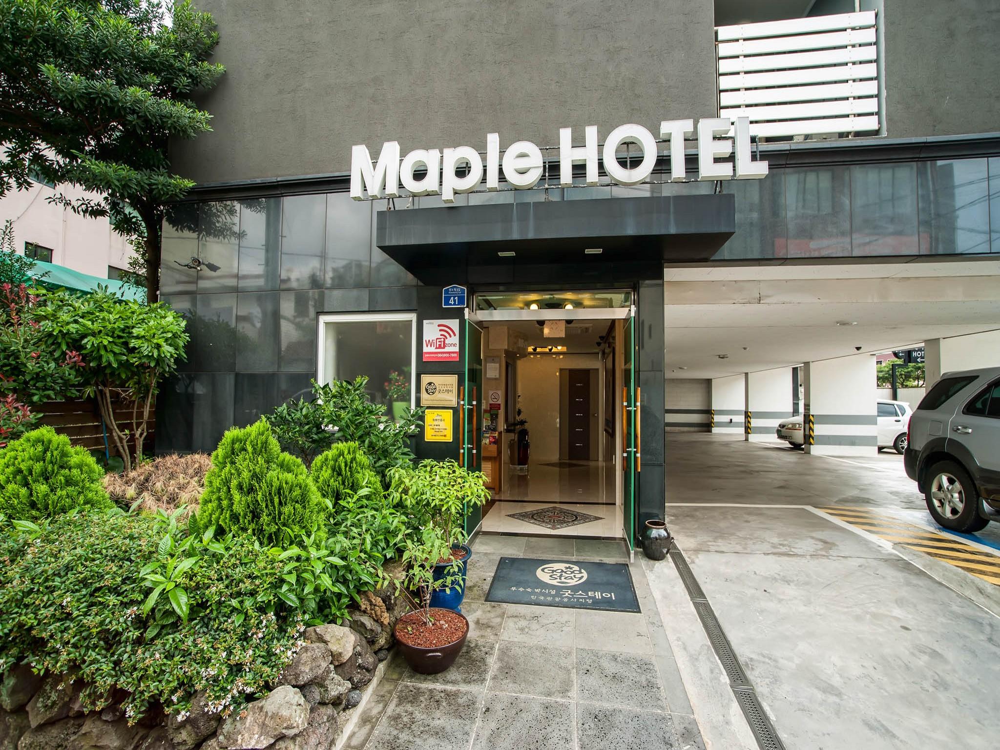 Hotel Maple 26/27