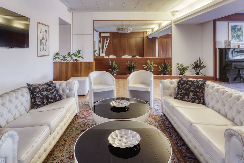 Hotel Carlton 36/62
