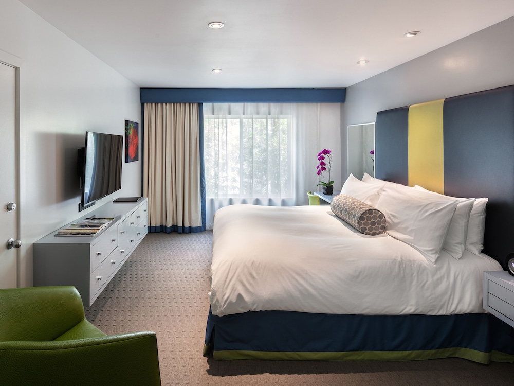 GUEST ROOM, STANDARD, KING BED