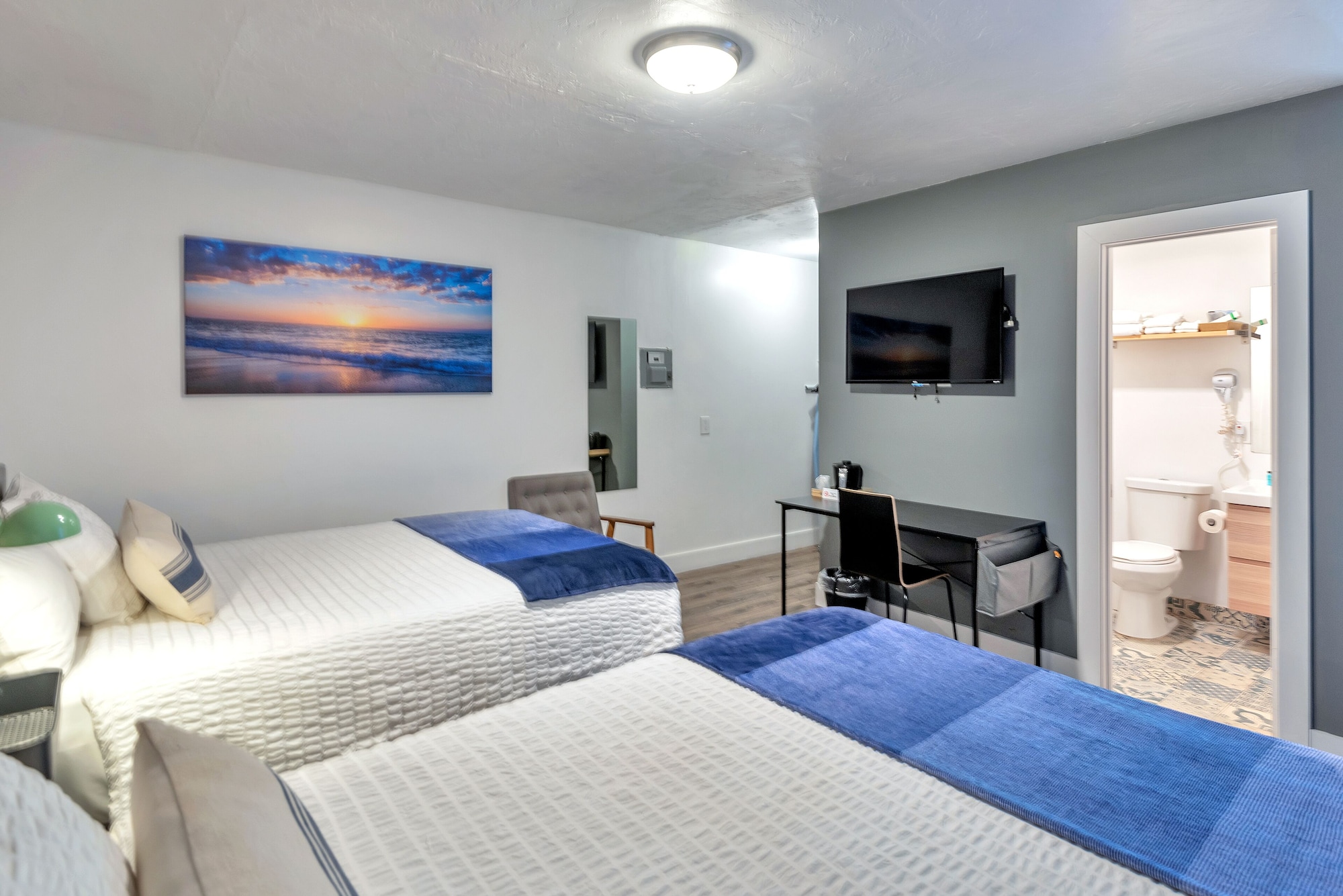 STUDIO, DOUBLE BED