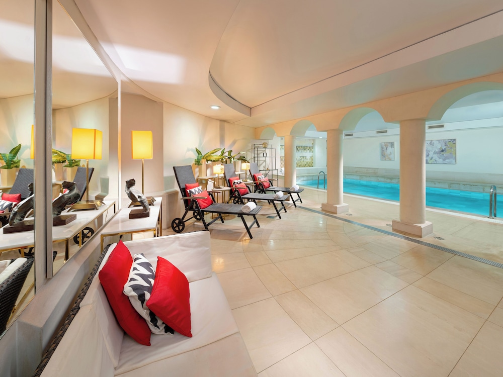 swimming pool spa