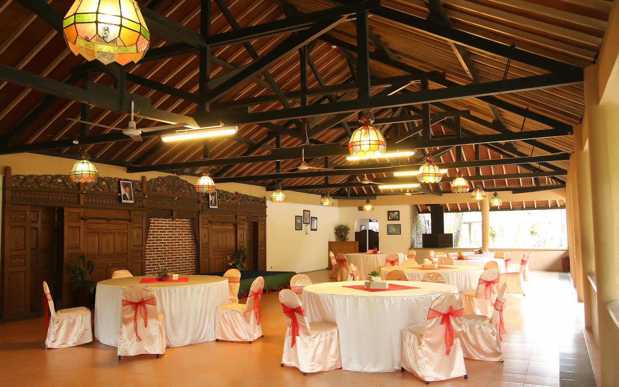 Candisari Hotel & Resto 7/28