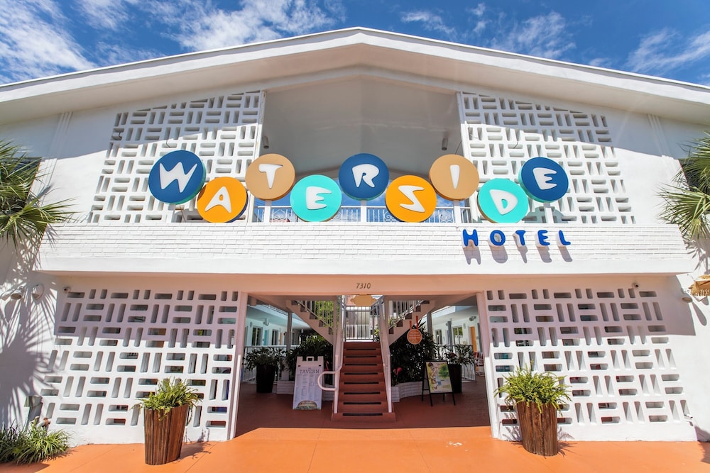 Waterside Hotel and Suites photo1