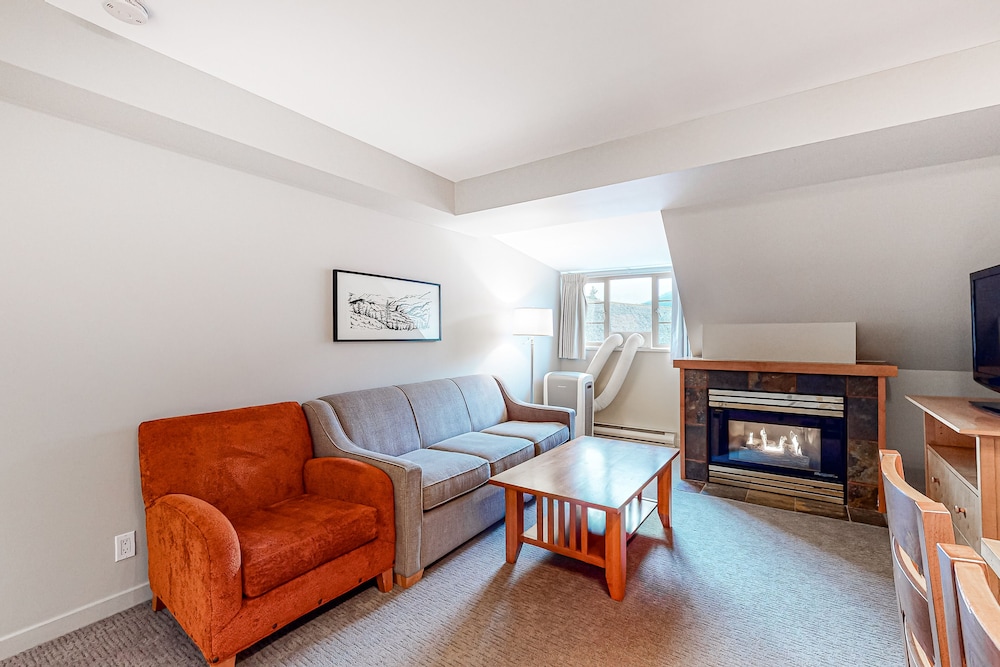 Whistler Peak Lodge 34/53