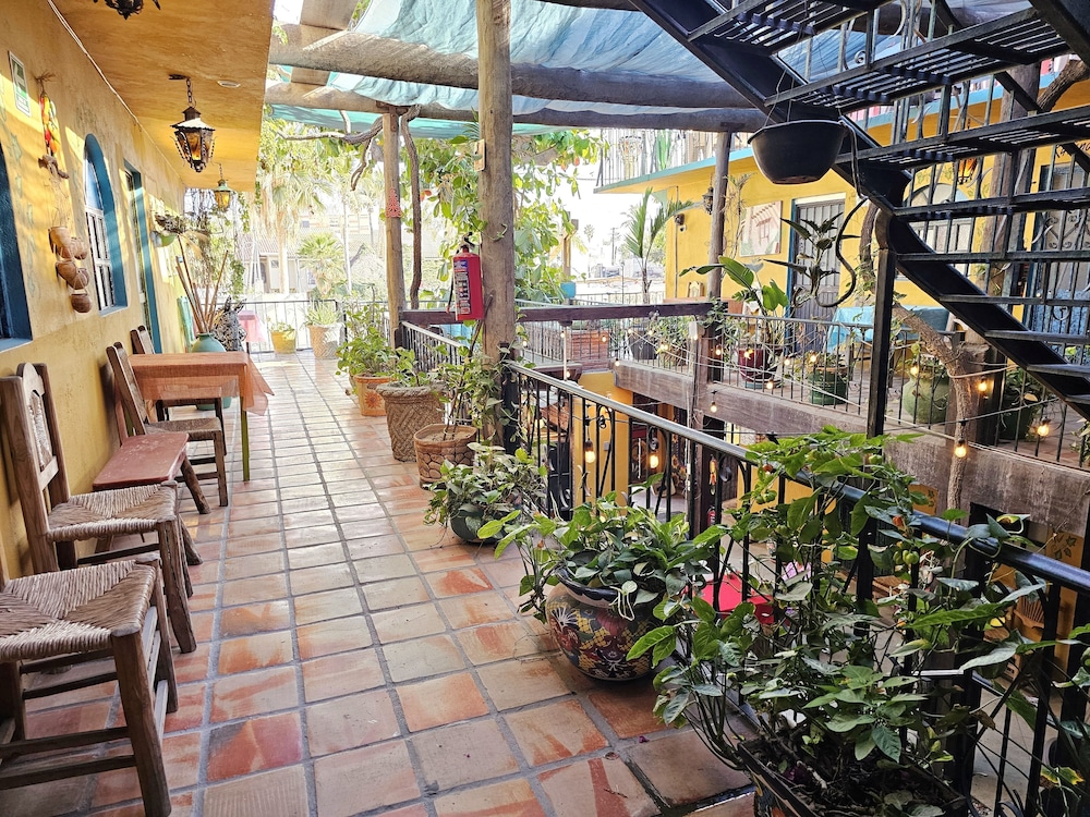 Cabo Inn Hotel 54/61