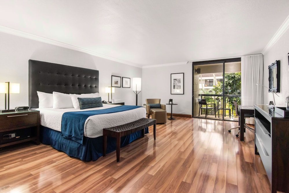 Miami Lakes Hotel 23/48