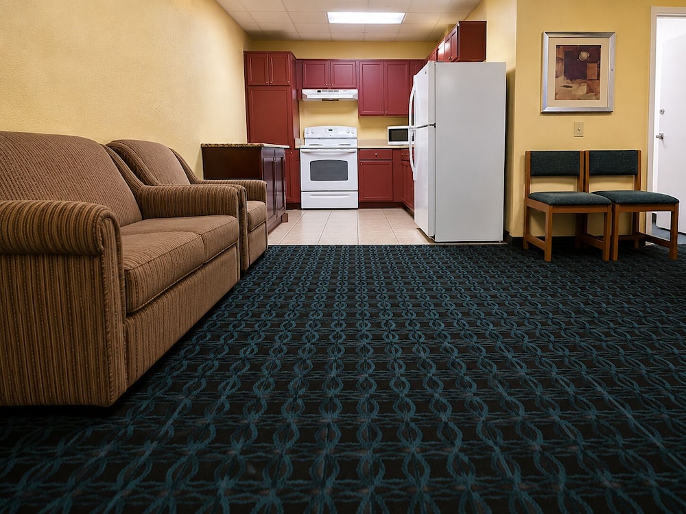 Extended Stay Snyder 33/51