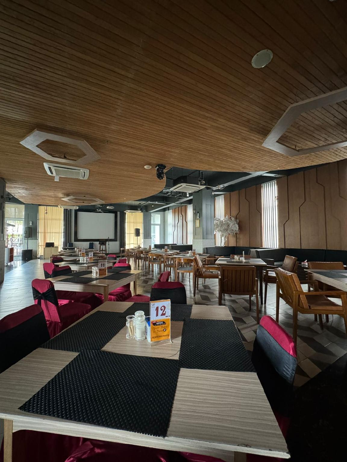 We Hotel Linggau 18/25