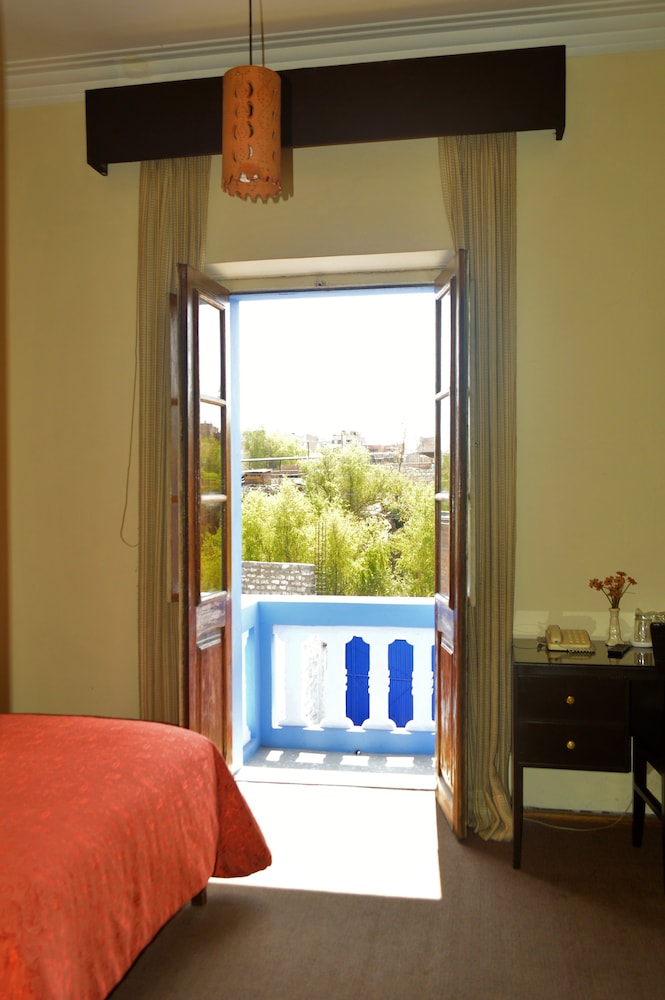 Las Mercedes Hostal Residencial 30/68