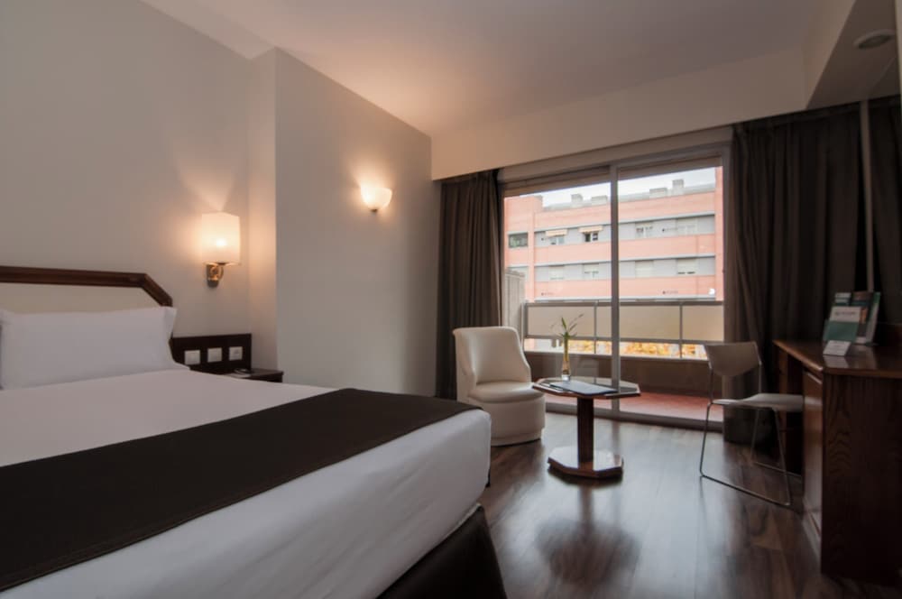 ROOM, SINGLE, DOUBLE BED
