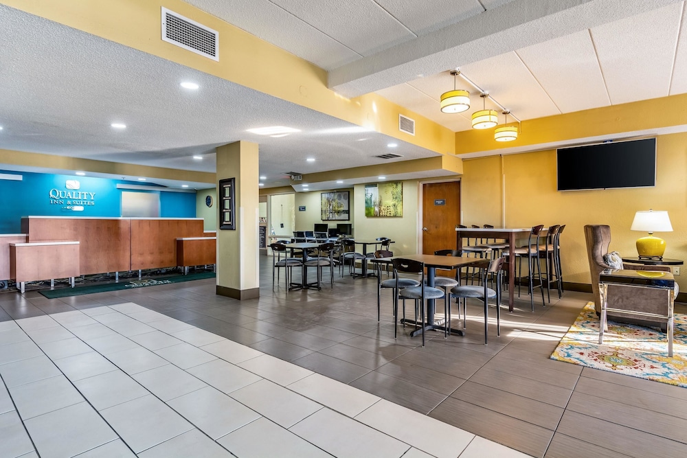 Quality Inn and Suites Southport 28/36