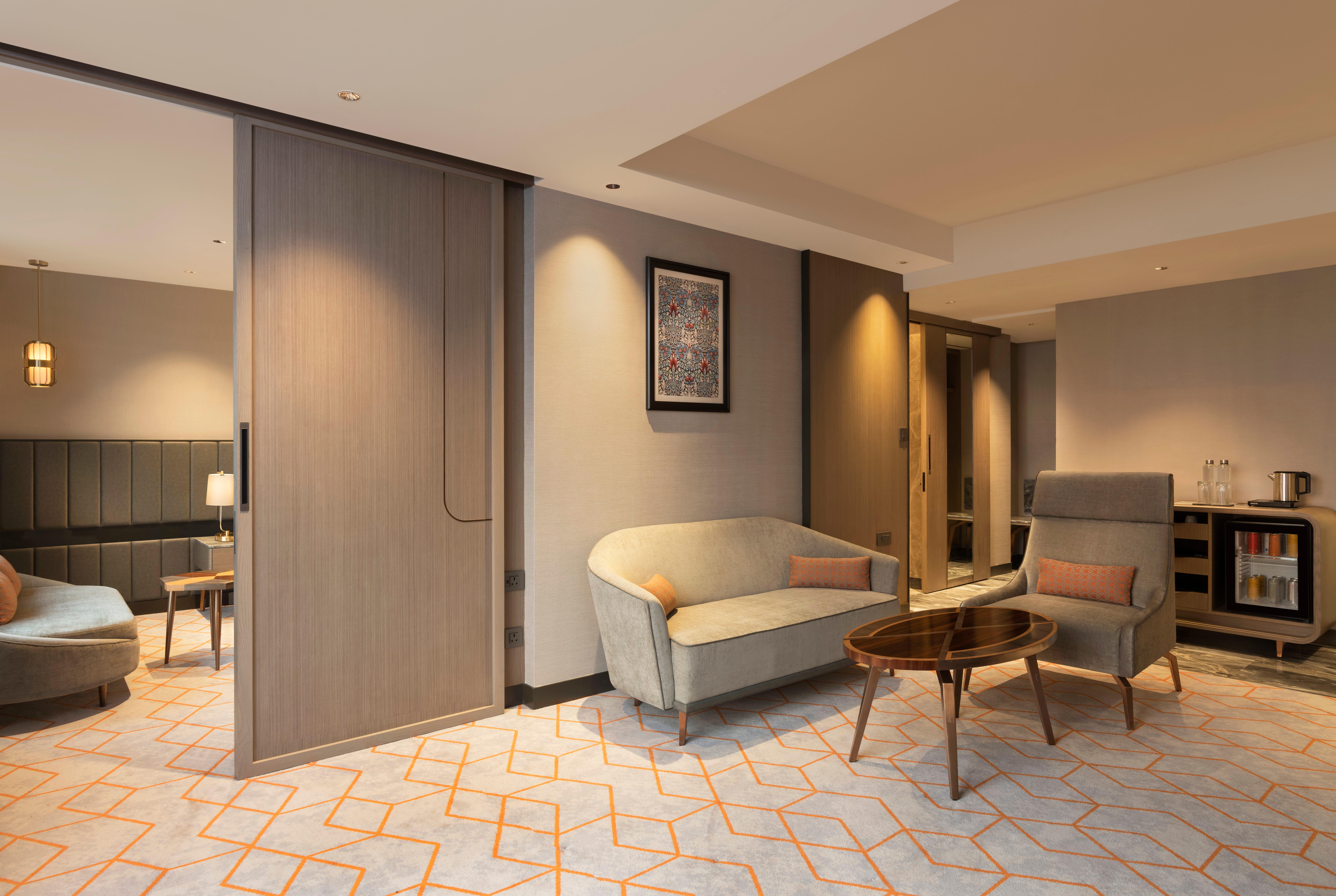 Crowne Plaza Lucknow 30/50