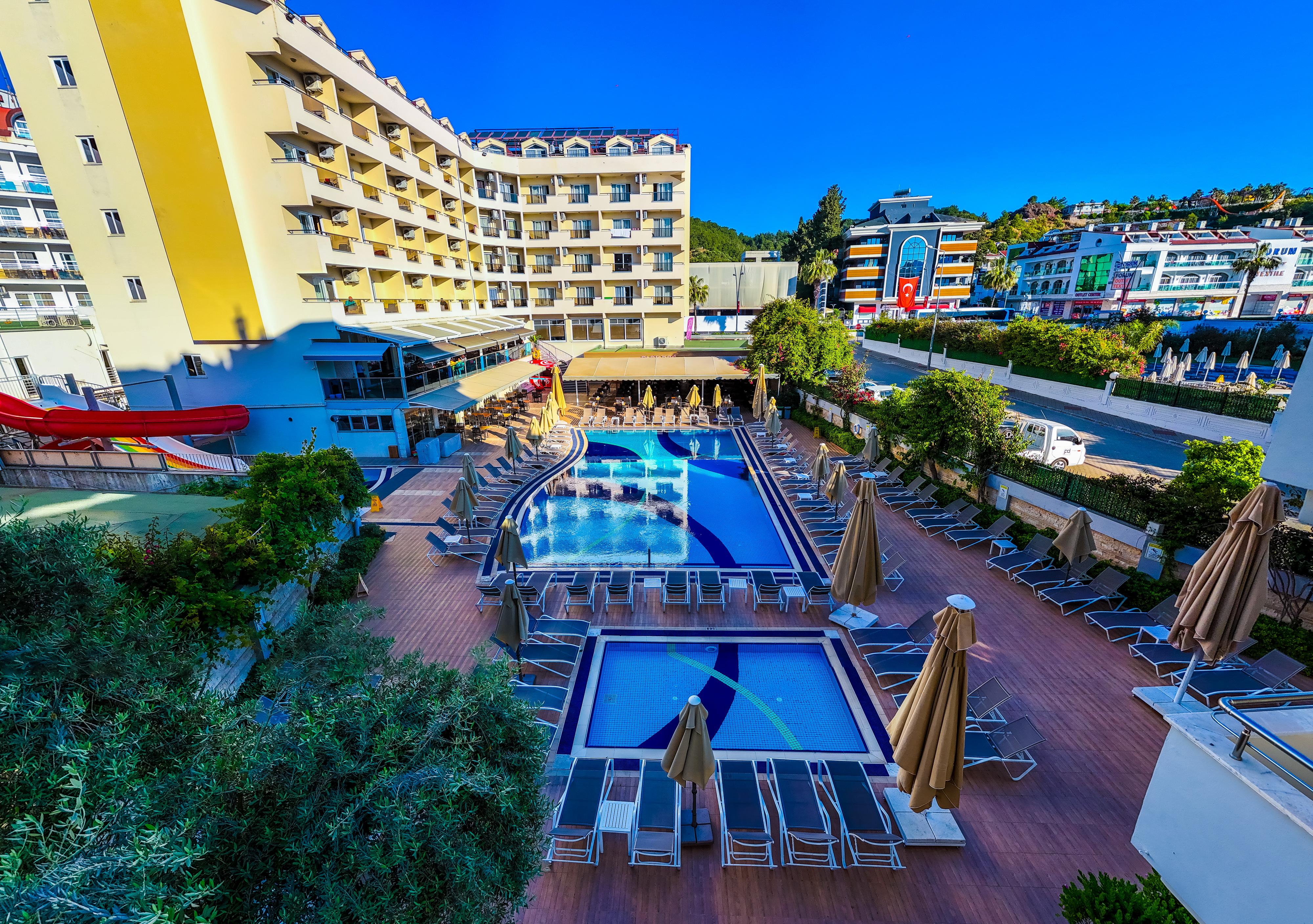 Prestige Garden Hotel 22/23