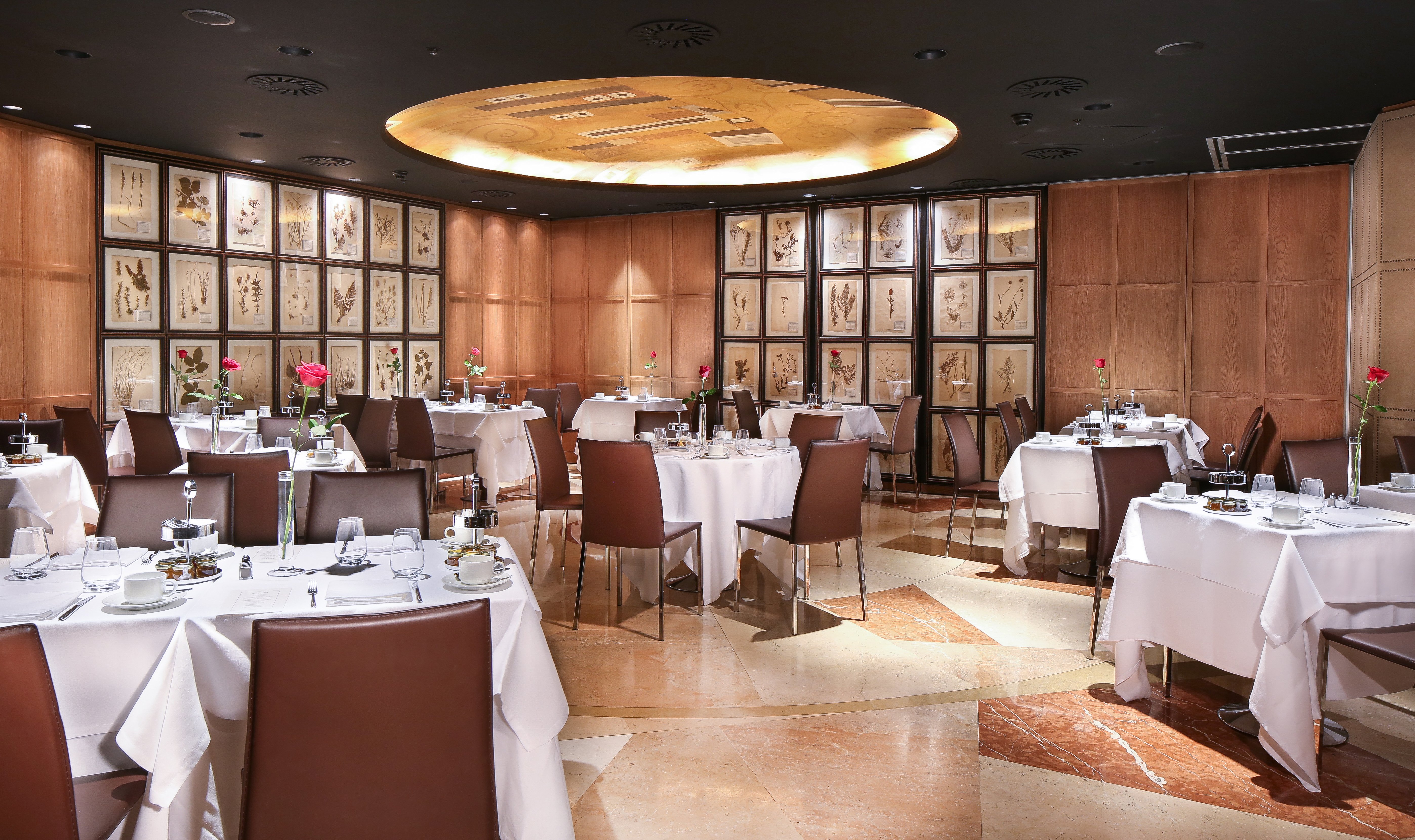 Claris Hotel and Spa 61/69