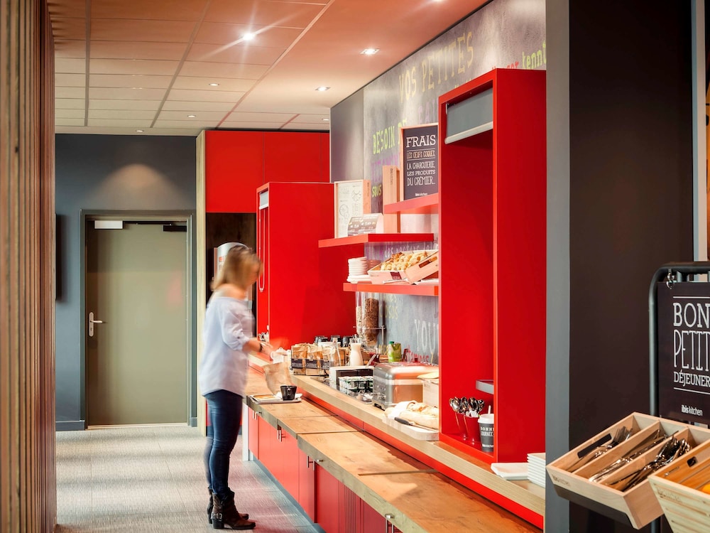 Ibis Lyon Carre De Soie 44/62