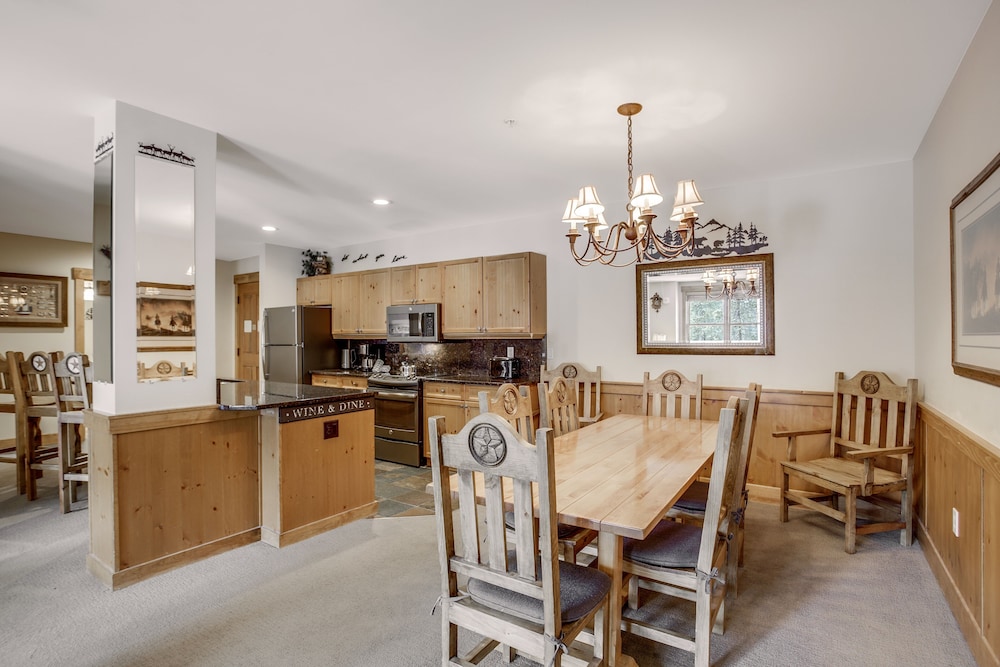 Springs 2 Bed 3 Bath Murphy 50/50