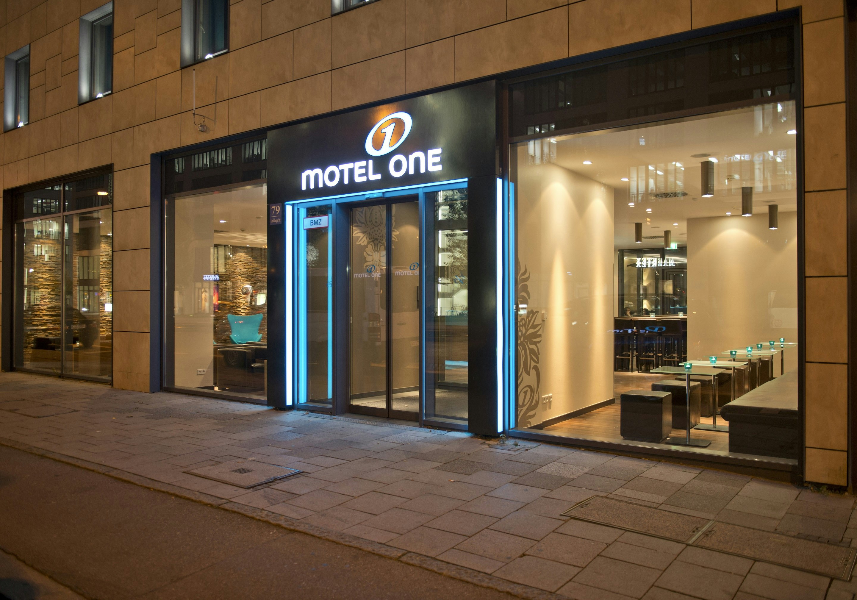 Hotel Motel One Munchen-Westend 1/21