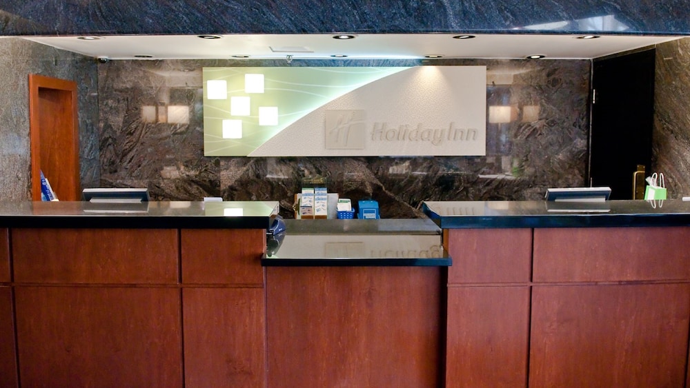 Holiday Inn Oakville Centre 56/81