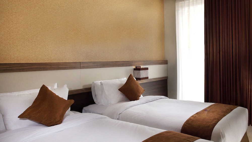 Crystal Lotus Hotel 14/63