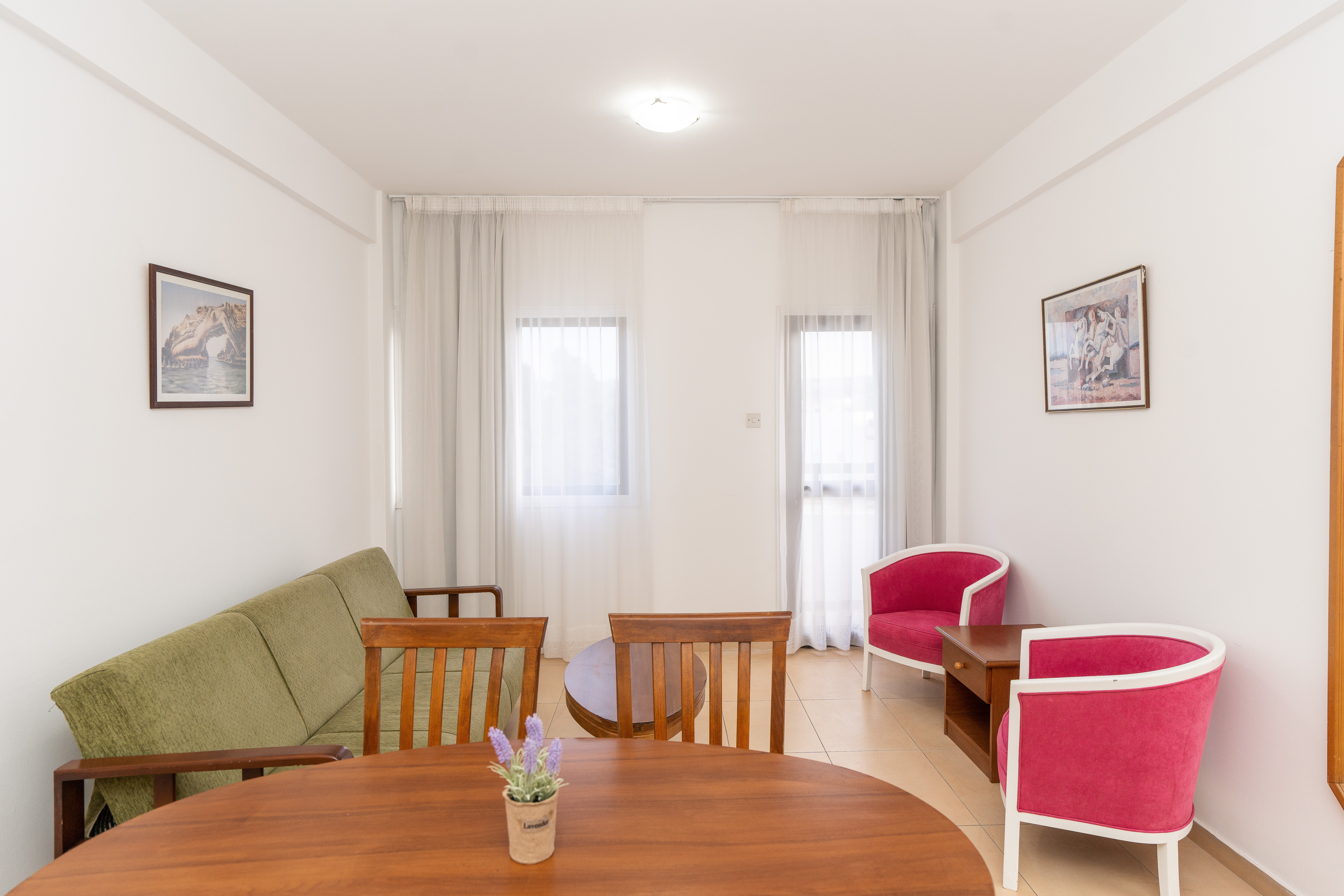 Flora Hotel Apartments 42/46