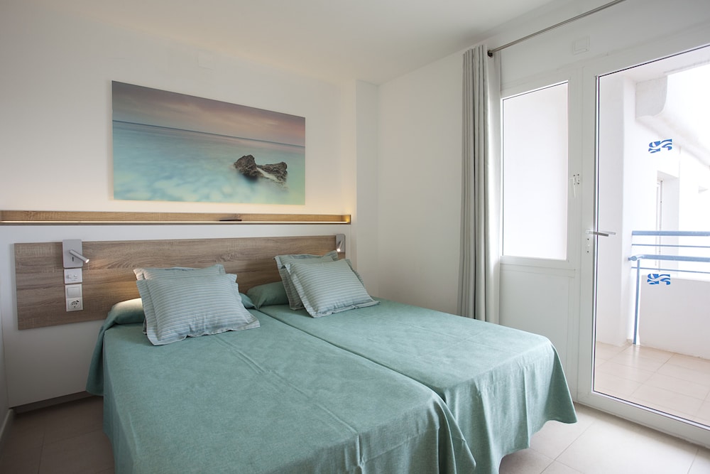 Playa Bella Beach Apartments 4/50