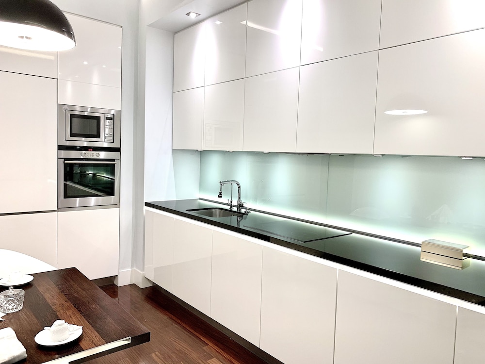 Luxury Collection Mondrian Market Square 24/48