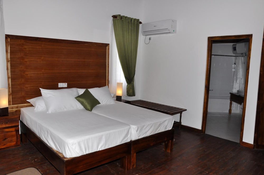 Naaval Hotel 14/45