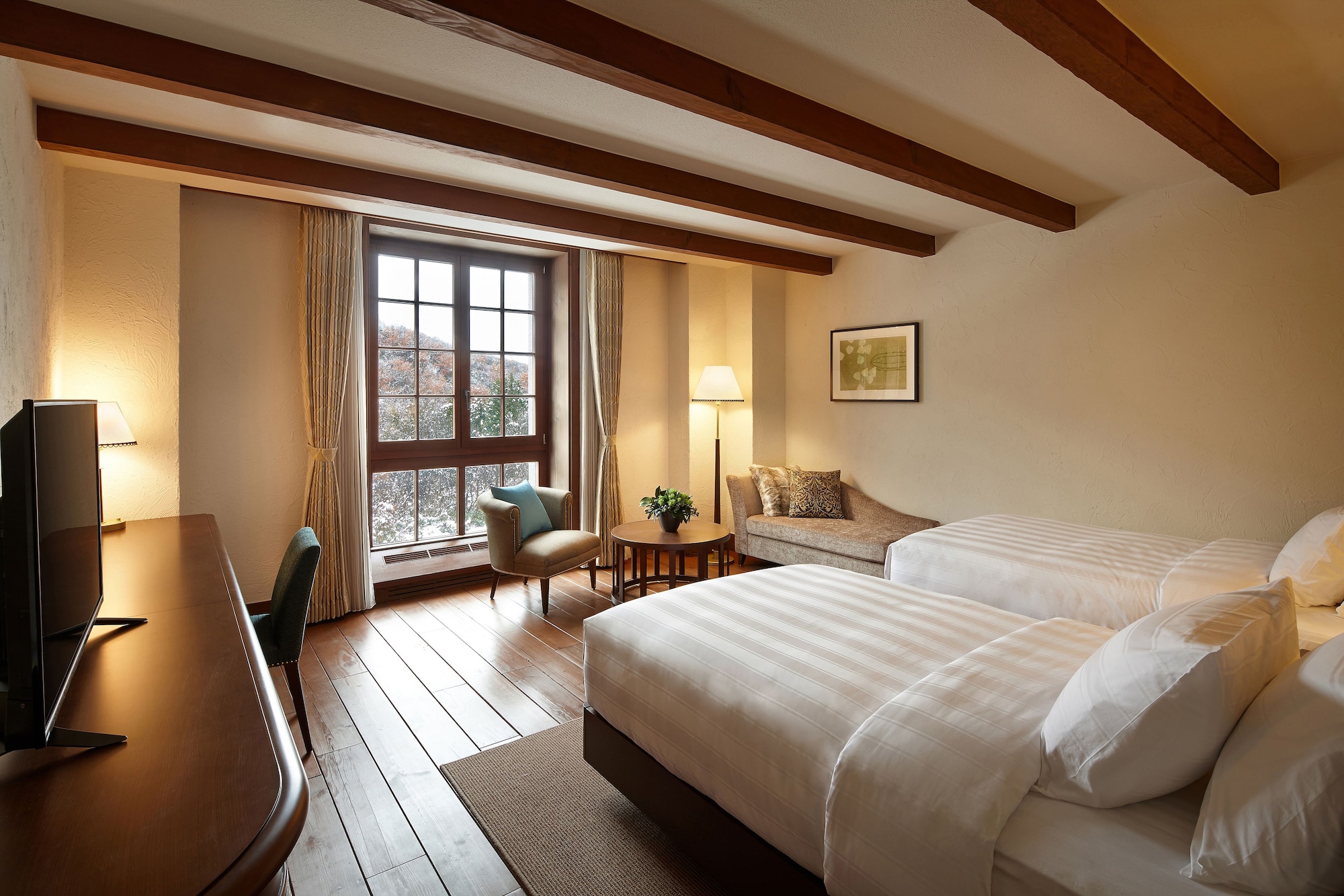 Deluxe, Lodge, Twin Beds