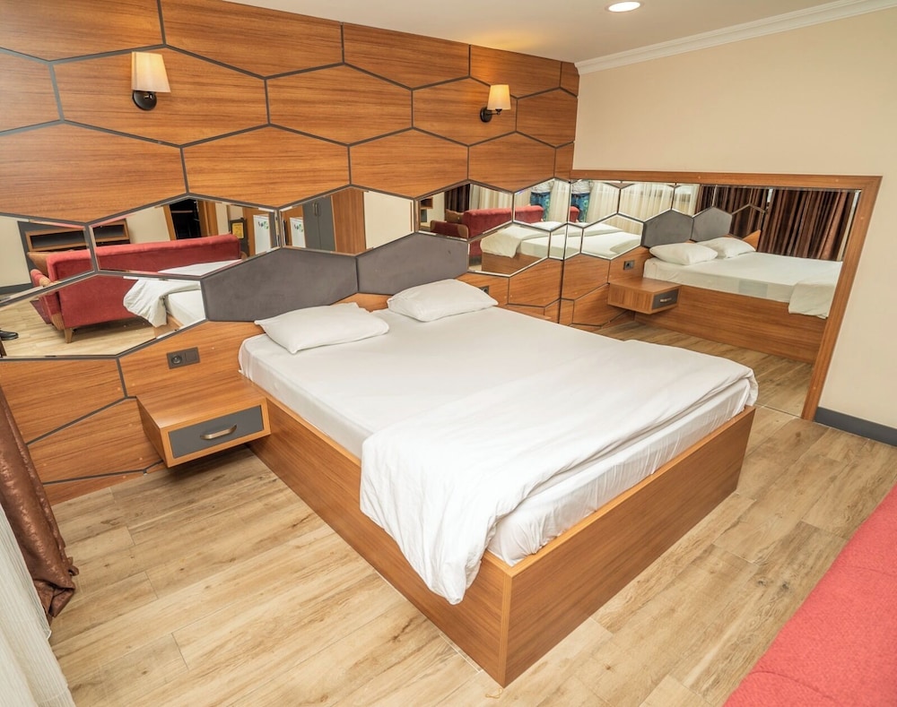 Hill Suites 5/34