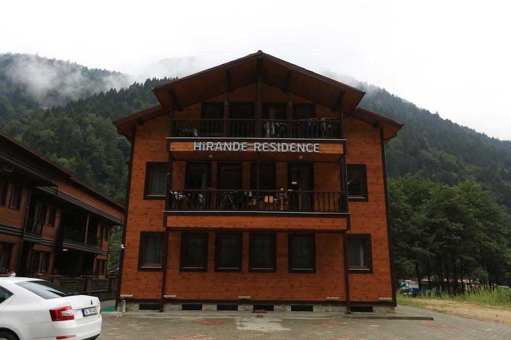 Hirande Hotel 2/50