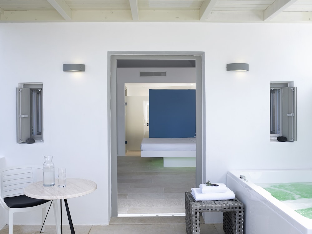 Executive, Suite, Queen Bed, Sofa, Hot Tub