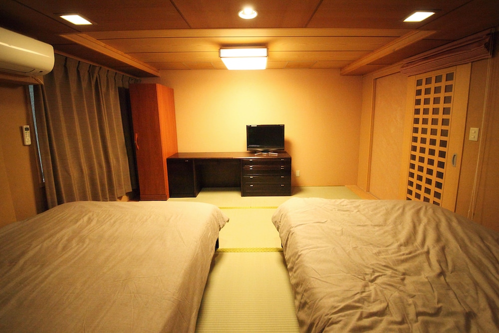 Tokyo House Inn 10/33