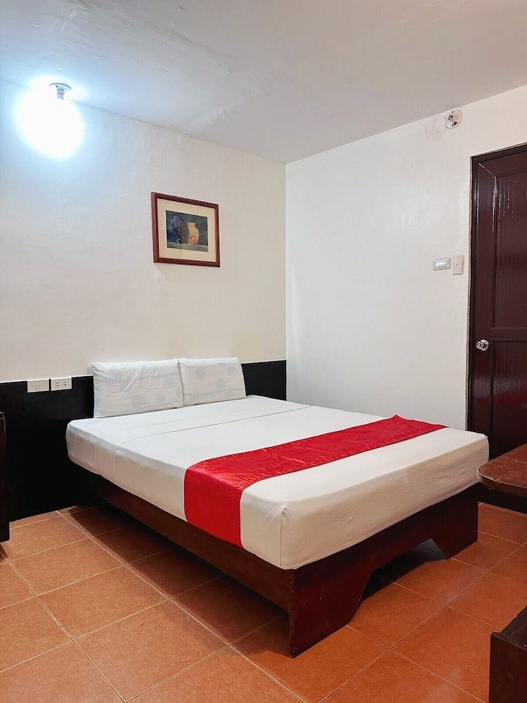 Hive, Standard, Twin Beds