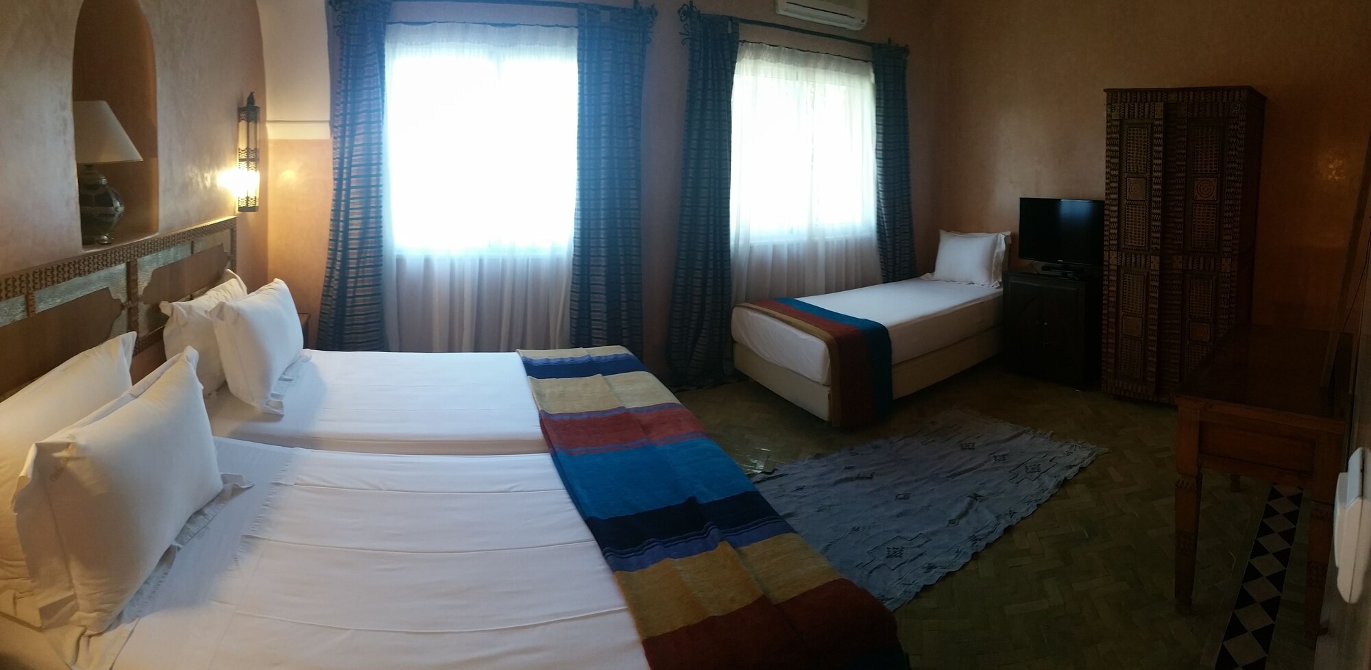 ROOM, TRIPLE