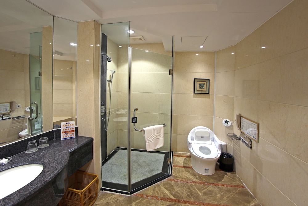 Gladden Hotel Jiangmen 59/61