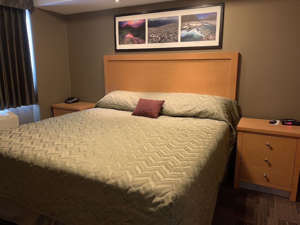 Woodlands Inn Suites 11/34