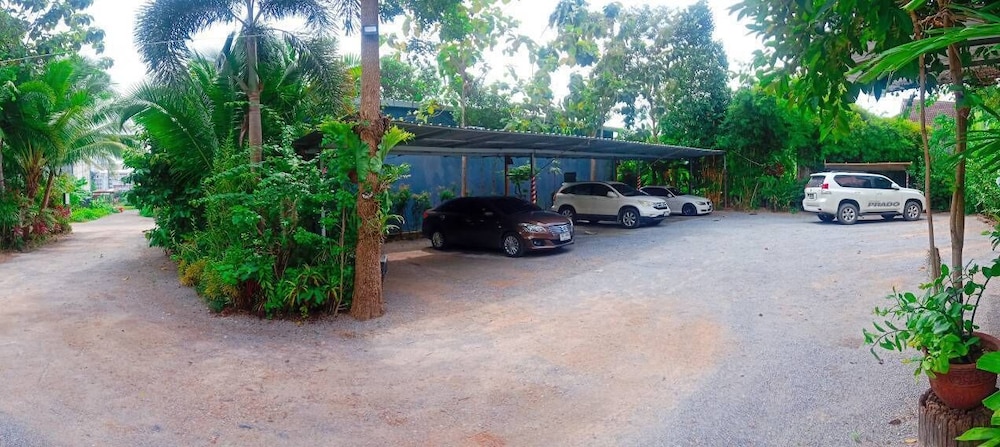 Jingjit Hotel 52/61
