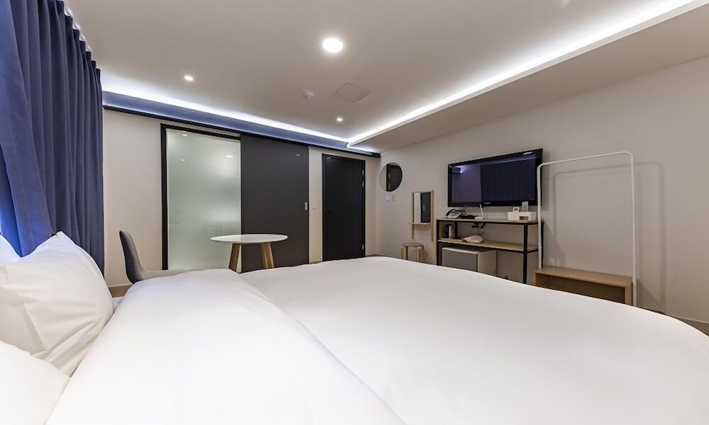1962 Business Hotel 19/50