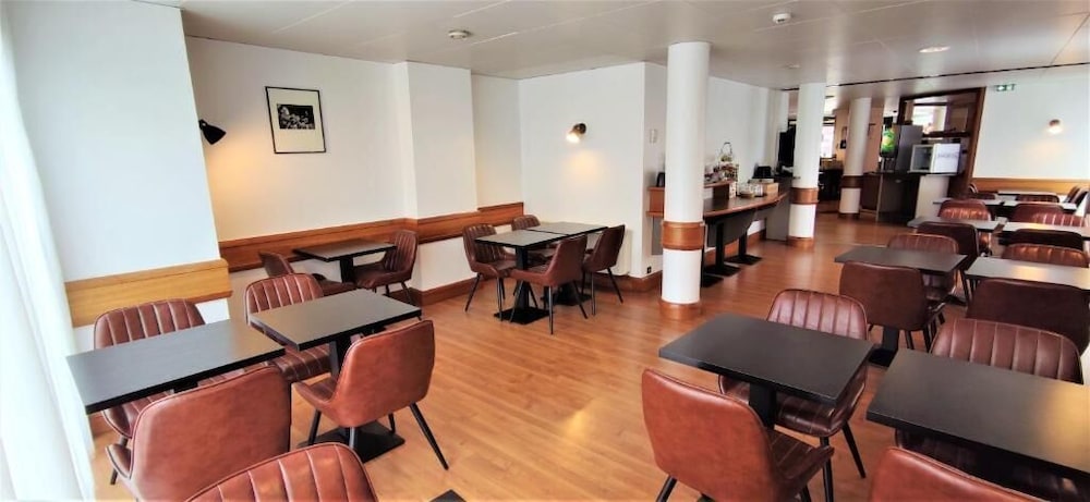 INTER-HOTEL LE VALOIS 39/50
