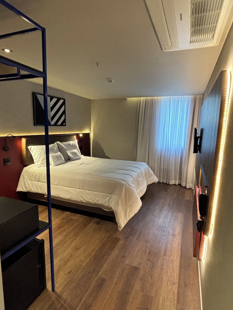 Golden Tower Express Nacoes Unidas 24/50