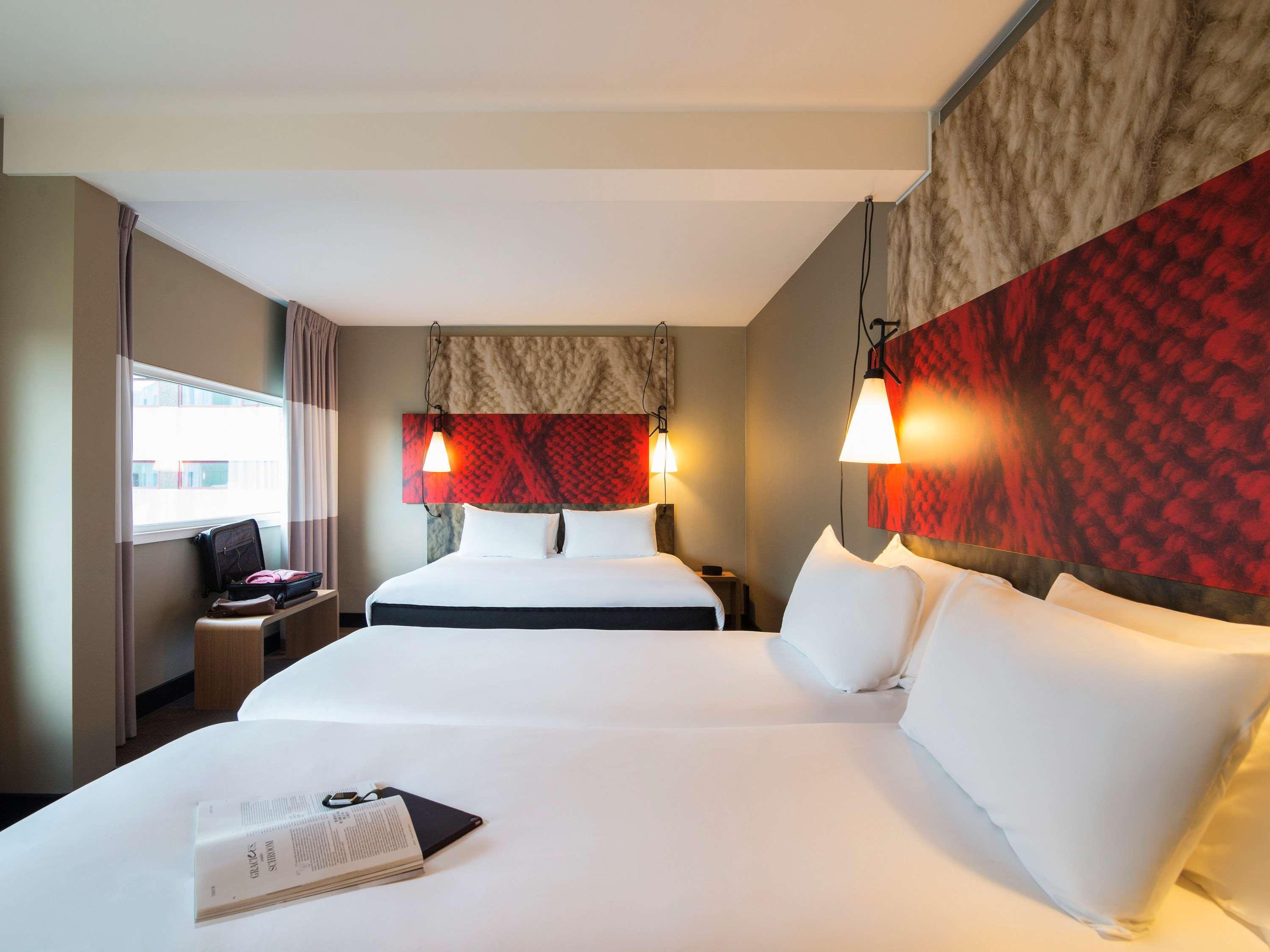 SUPERIOR, DOUBLE AND TWIN BEDS
