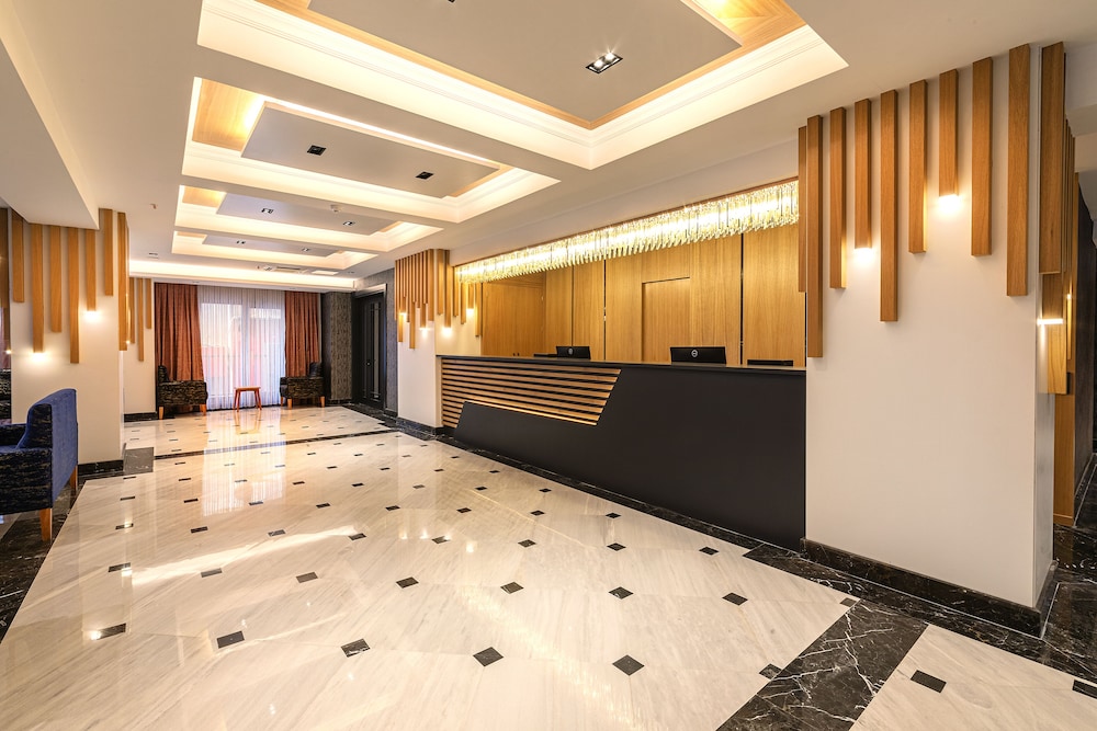 Demiray Hotel 7/50