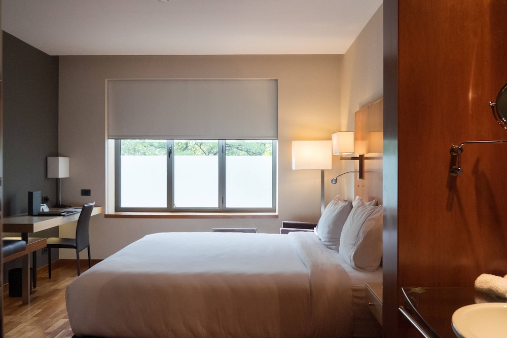 AC Hotel Aitana by Marriott 6/39