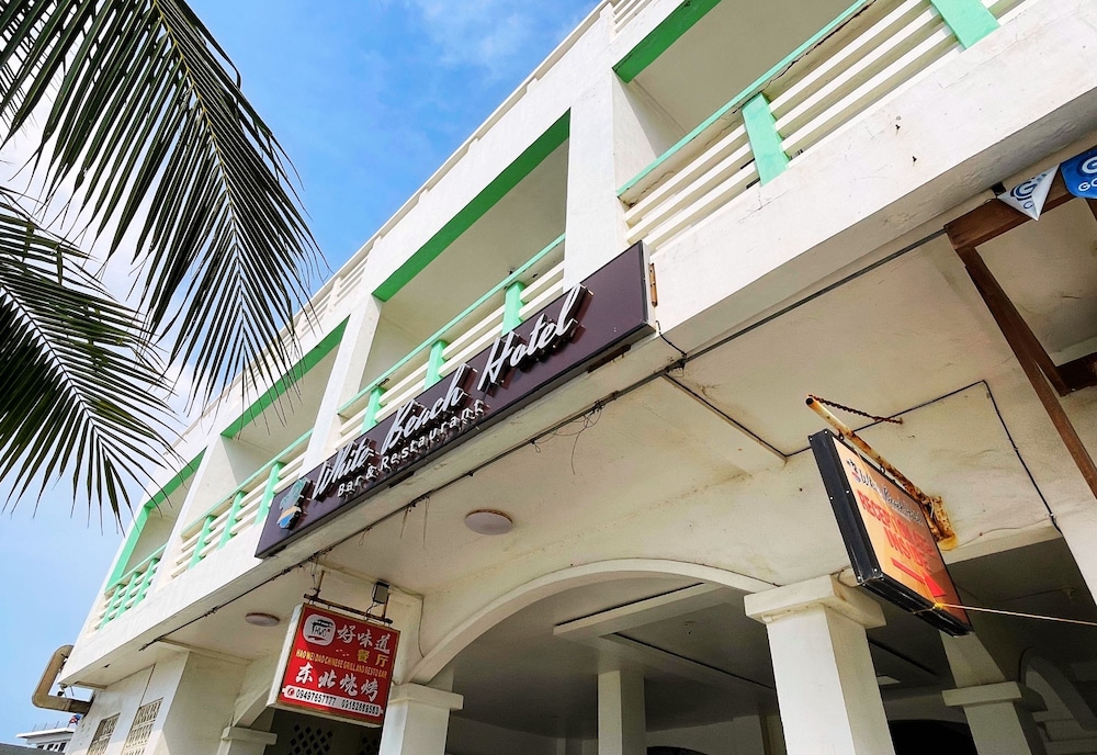 White Beach Hotel Bar And Restaurant 5/90
