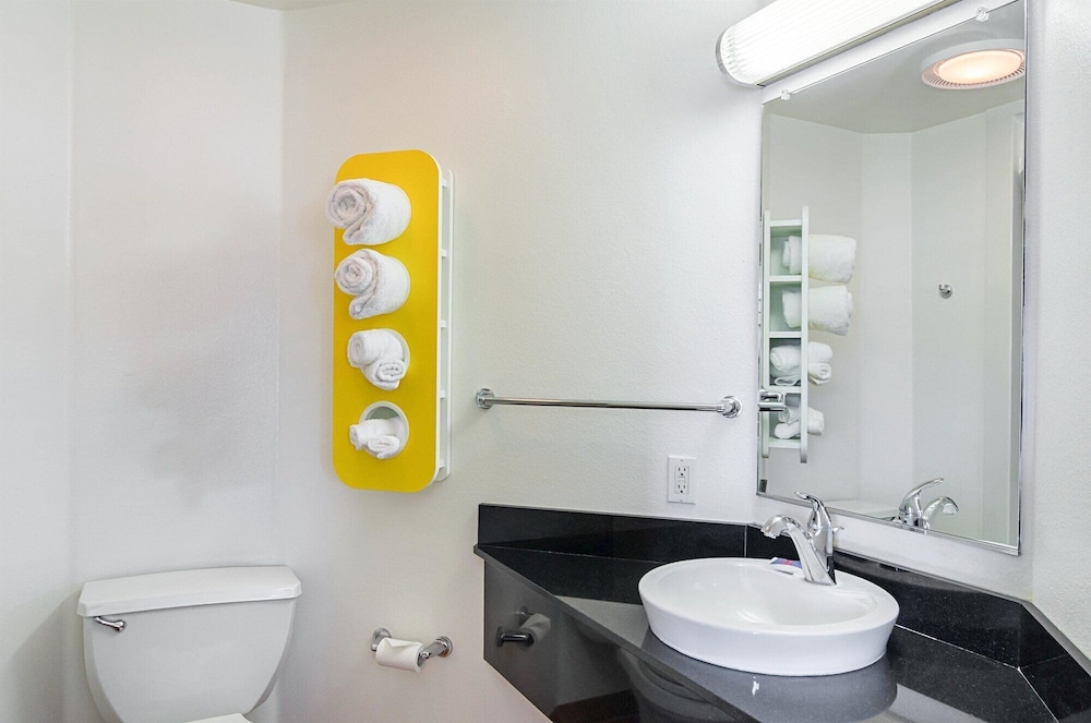 Motel6 Wheatland, WY 55/58