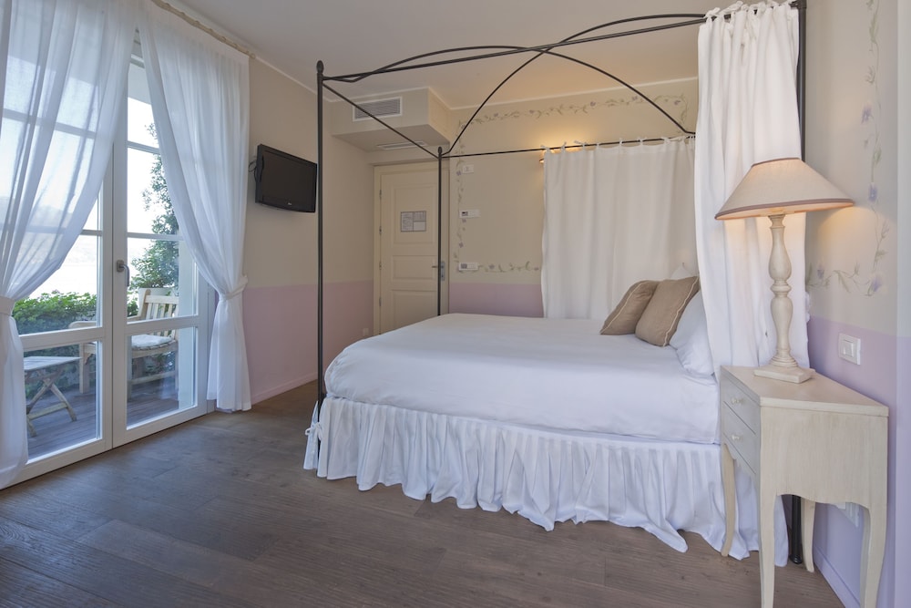 SUPERIOR, VILLA, DOUBLE BED, NO ELEVATOR, PATIO
