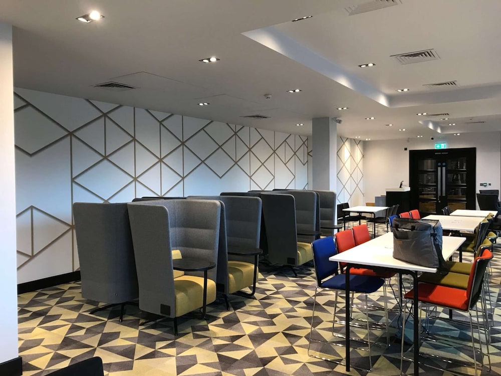 Village Hotel Leeds South 51/63